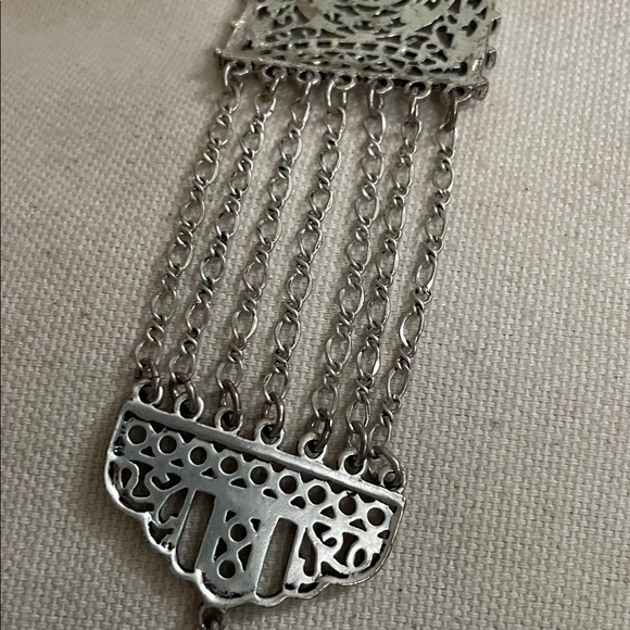 Vintage Victorian style Elegant Silver-tone and Green Bracelet - Picture 6 of 6